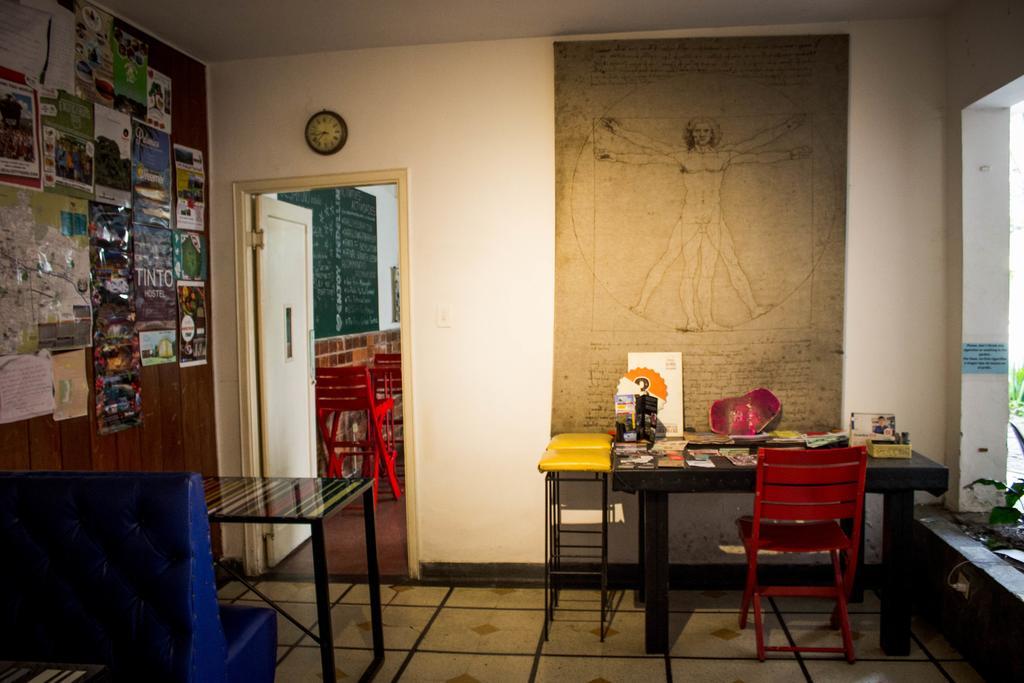Buddha Hostel Medellin Luaran gambar